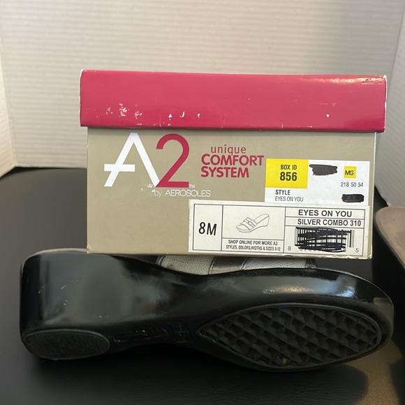 A2 wedge sandal with silver buckle on white linen sz 8 by Aerosoles. - Picture 5 of 8